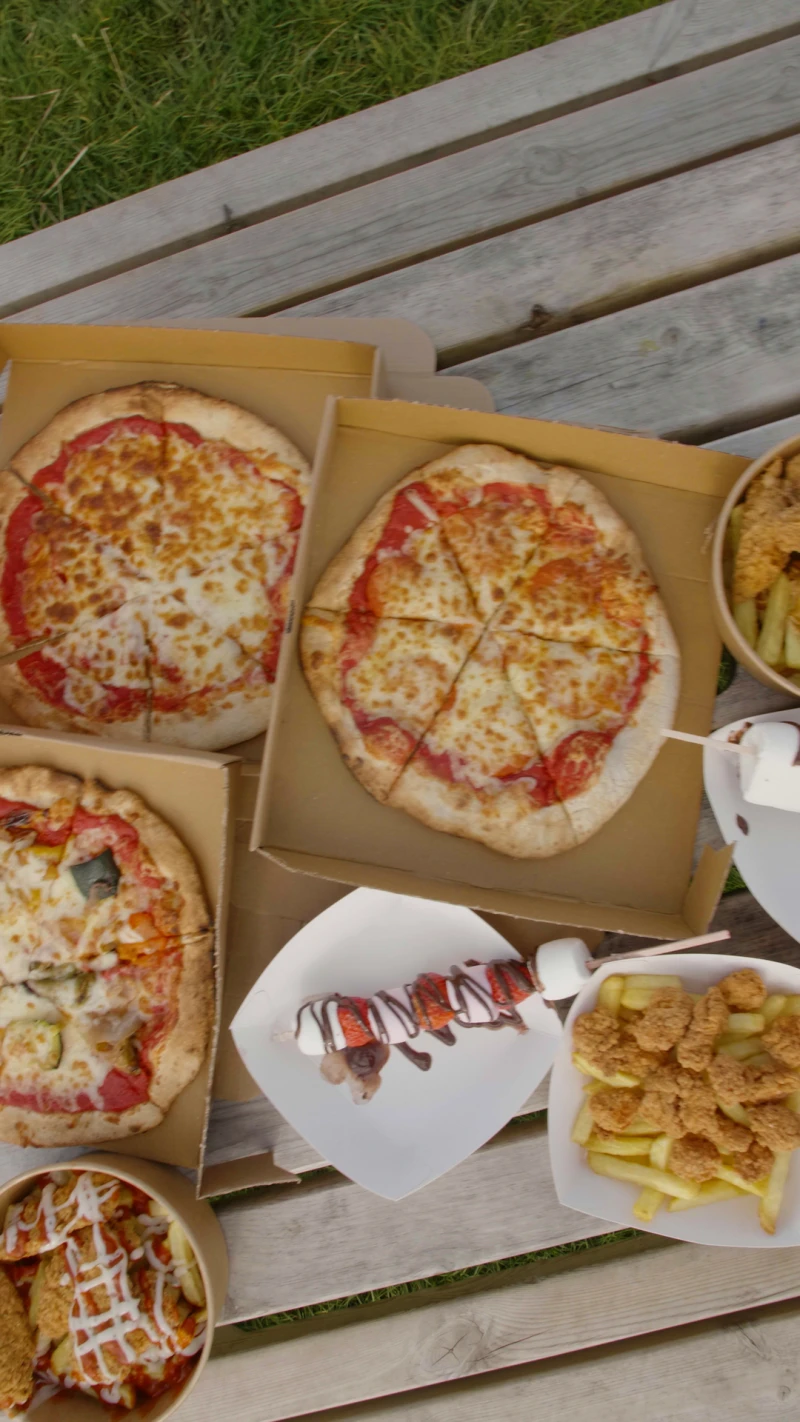 Poms Pizza